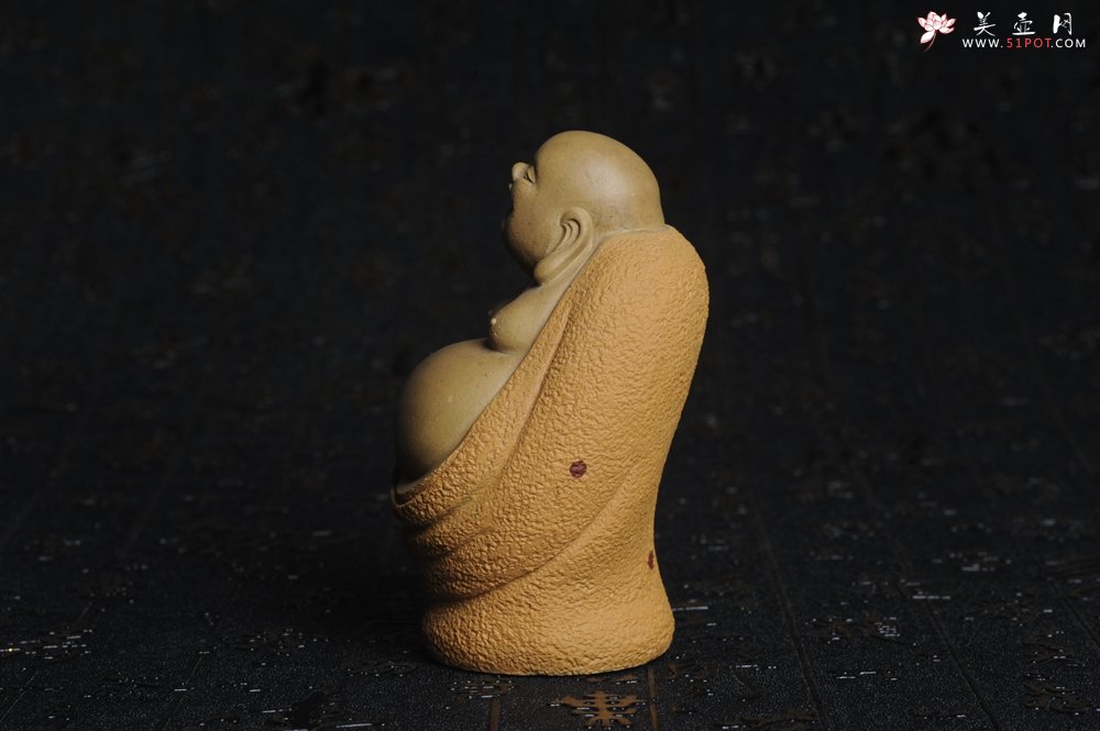 紫砂壶图片：美宠特惠 精致弥勒佛 茶宠 高9cm 有点小花泥 158元惠出 - 宜兴紫砂壶网