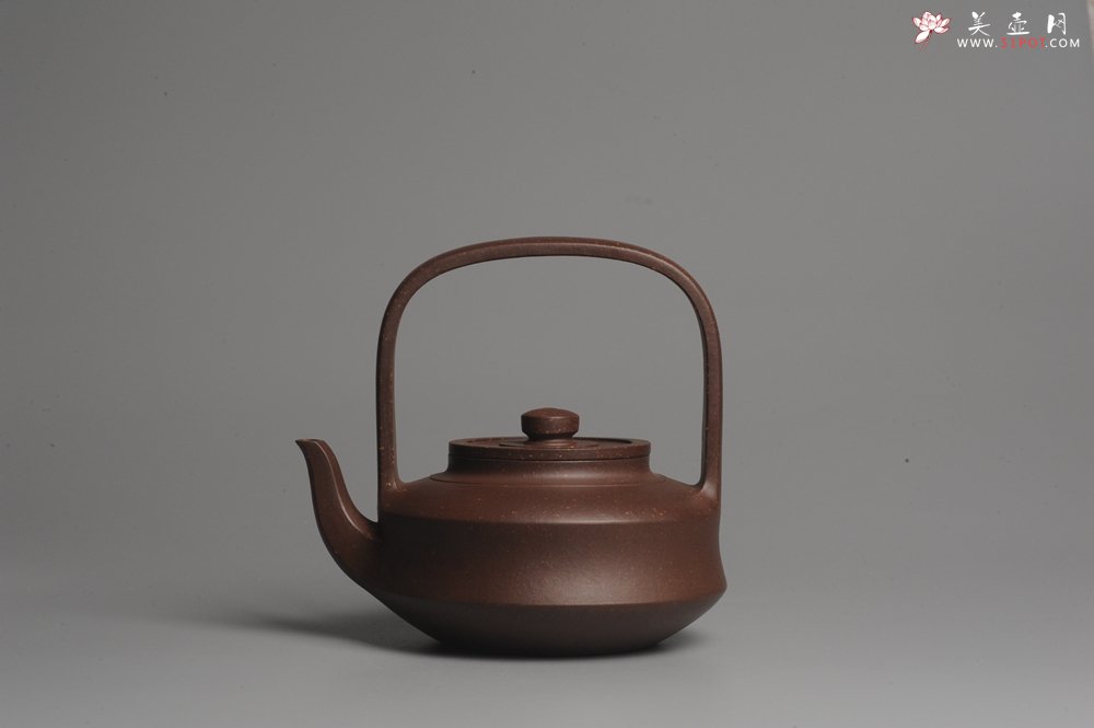 紫砂壶图片：进步明显 扛鼎之作 全美品 难度大刹凹单片折肩拍打成型全手工提壁壶 且玩且珍惜 - 宜兴紫砂壶网