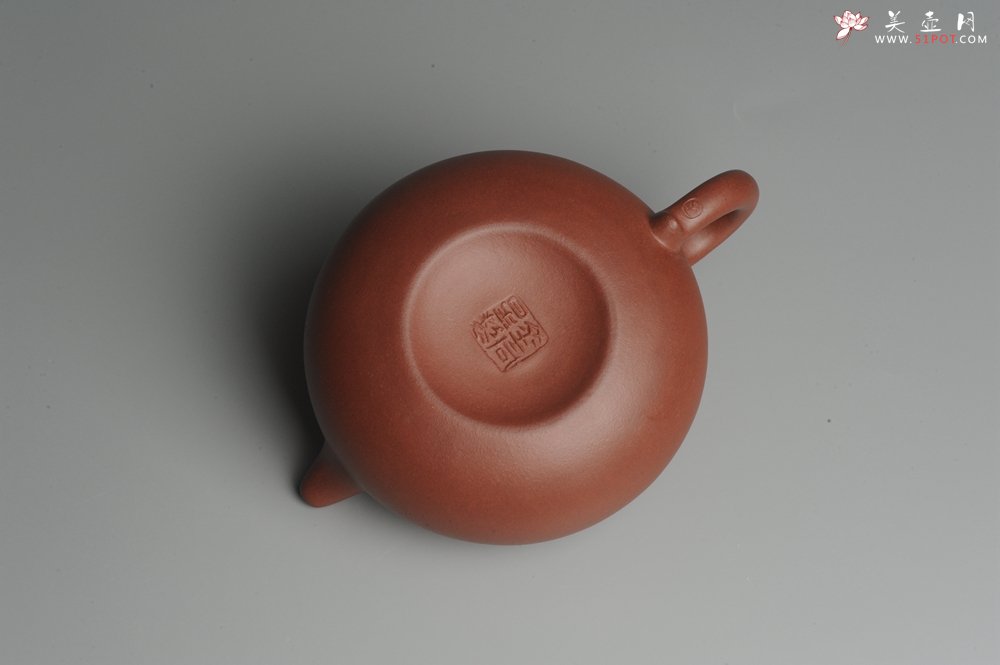 紫砂壶图片：油润底曹青 一捺底精品全手工大亨仿古 深得老味 请君细品 - 宜兴紫砂壶网