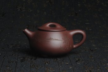 紫砂壶图片：美壶特惠 经典平盖小石瓢 满瓢（景舟石瓢）子木刻绘山水 - 宜兴紫砂壶网