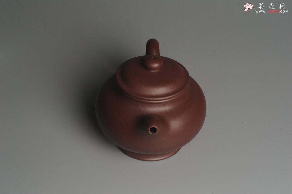 紫砂壶图片：实力派杨欣橙老师全手工紫茄泥大亨掇只 深得其味 泥料灰常油润 - 宜兴紫砂壶网