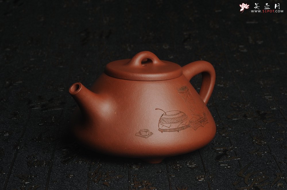 紫砂壶图片：油润底曹青 全手工精品子冶石瓢 骨肉匀挺 清茗堂助工文气装饰菖蒲清供图 文人风骨尽显 - 宜兴紫砂壶网