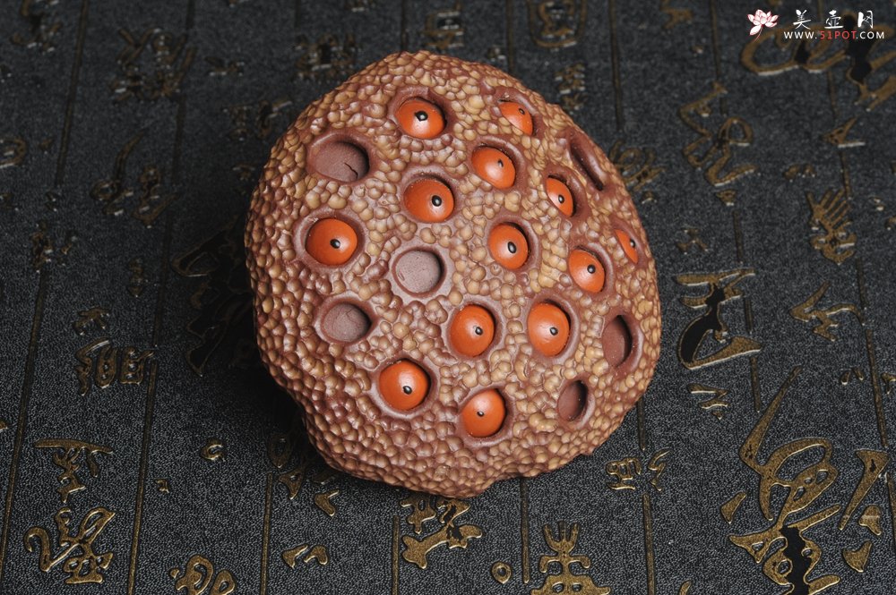 紫砂壶图片：美宠特惠 回馈壶友 精致莲蓬青蛙茶宠 肌理丰富 荷塘情趣 - 宜兴紫砂壶网