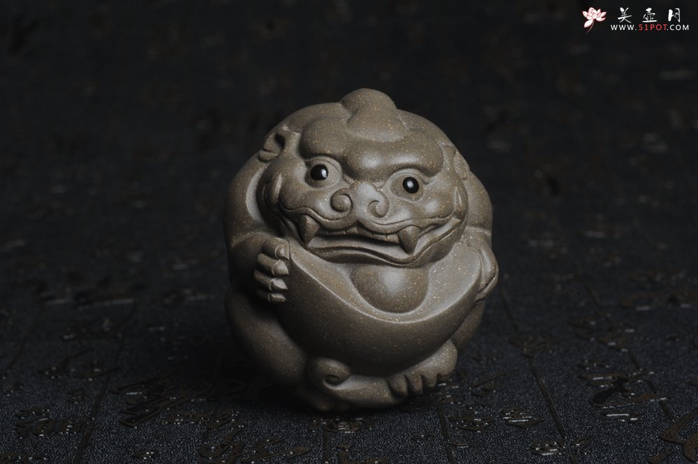 紫砂壶图片：美宠特惠 回馈壶友 精致聚财金蟾茶宠 茶盘尤物高7.5cm宽6.5cm左右 - 宜兴紫砂壶网