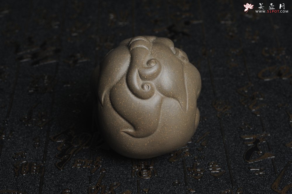 紫砂壶图片：美宠特惠 回馈壶友 精致聚财金蟾茶宠 茶盘尤物高7.5cm宽6.5cm左右 - 宜兴紫砂壶网