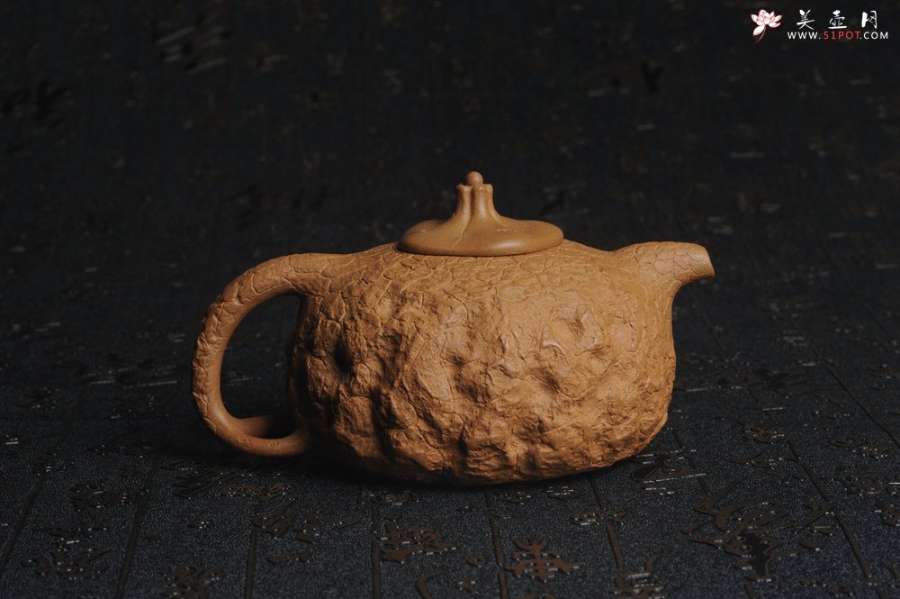 紫砂壶图片：美壶特惠 进步明显优质黄金段全手工供春壶 异型盖 难度大 肌理丰富 - 宜兴紫砂壶网