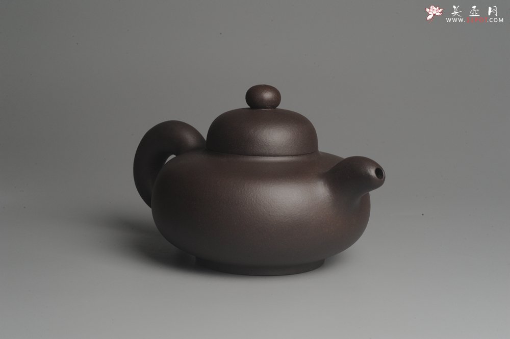 紫砂壶图片：美壶特惠 精致老紫泥道洪圣珠 稳重大气 - 宜兴紫砂壶网
