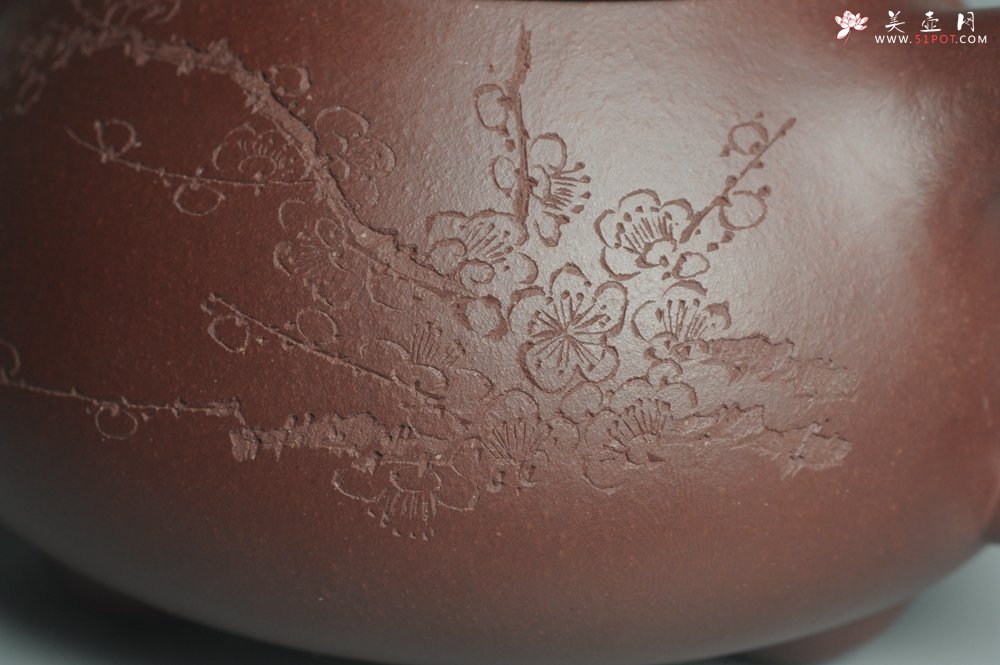 紫砂壶图片：美壶特惠 精致做工经典平盖小石瓢 精刻梅花 暗香浮动 灰常雅致 - 宜兴紫砂壶网