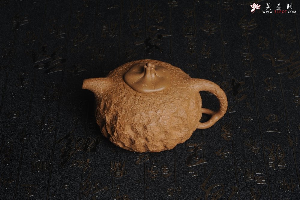 紫砂壶图片：美壶特惠 进步明显优质黄金段全手工供春壶 异型盖 难度大 肌理丰富 - 宜兴紫砂壶网