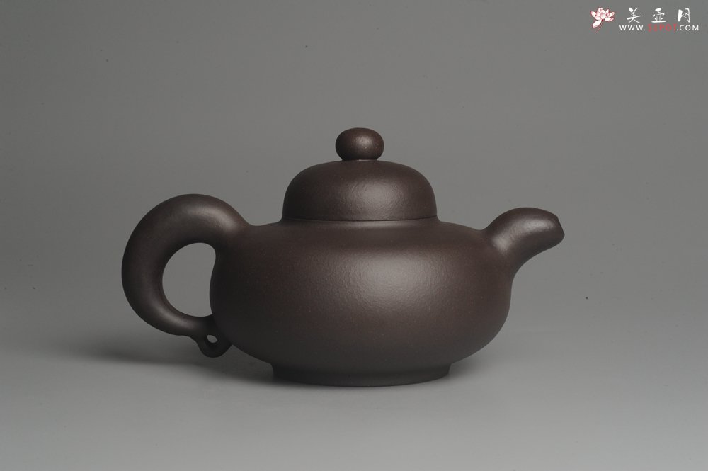 紫砂壶图片：美壶特惠 精致老紫泥道洪圣珠 稳重大气 - 宜兴紫砂壶网