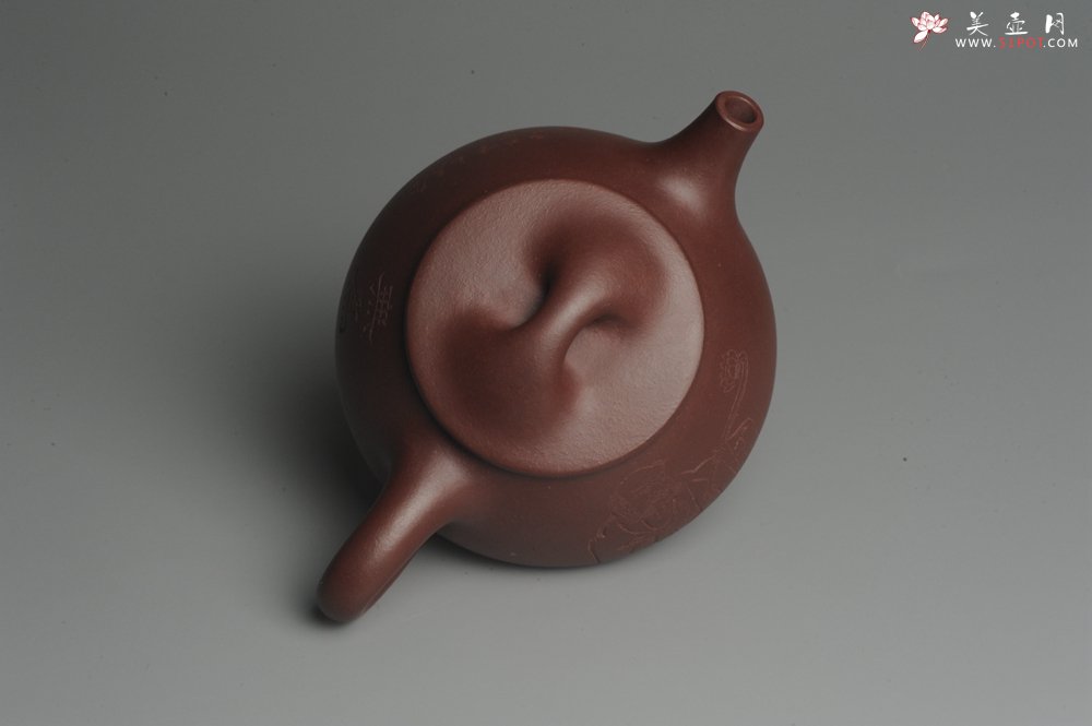 紫砂壶图片：美壶特惠 精致做工经典平盖无为小石瓢 精刻人物 茶人醉爱 - 宜兴紫砂壶网