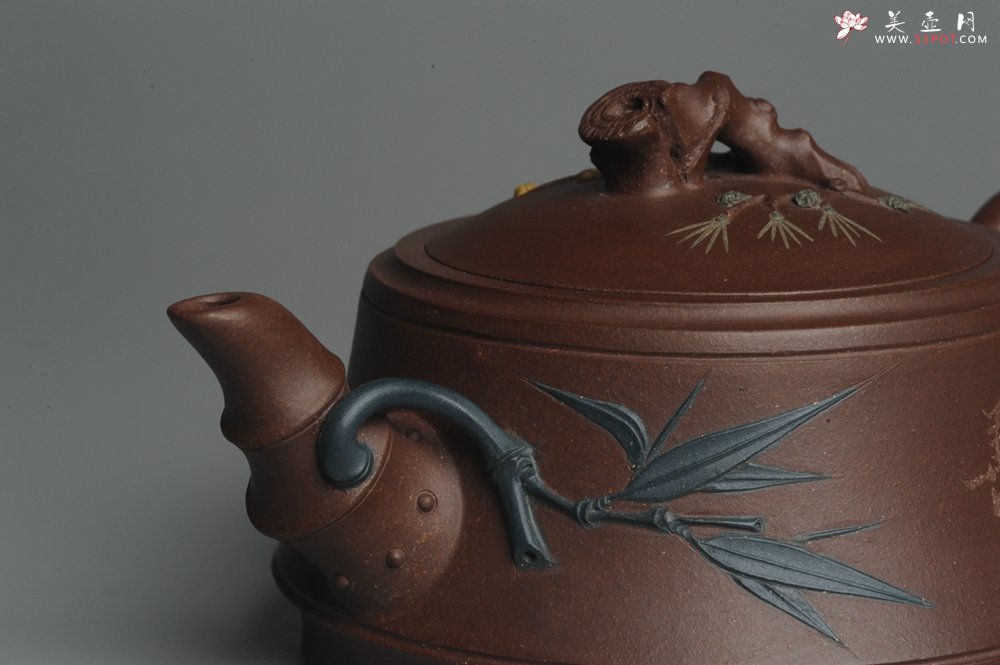 紫砂壶图片：美壶特惠 精工岁寒三友松竹梅 嵌盖难度大 文气雅致 - 宜兴紫砂壶网