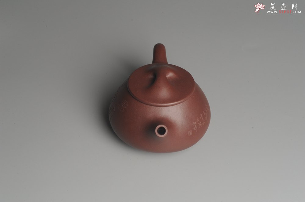 紫砂壶图片：美壶特惠 精致做工经典平盖无为小石瓢 精刻人物 茶人醉爱 - 宜兴紫砂壶网