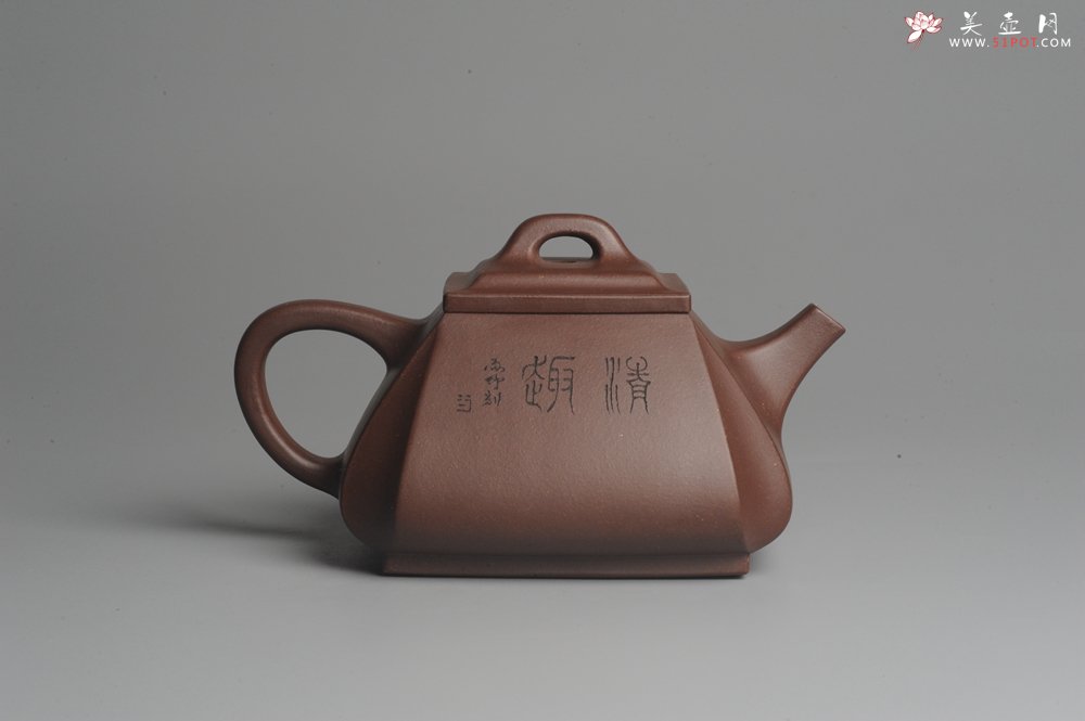 紫砂壶图片：美壶特惠 用心之作 进步之作 细节到位 做工精良 方健老师精心装饰花鸟精工抽角石瓢 只为看得见的朋友 - 宜兴紫砂壶网