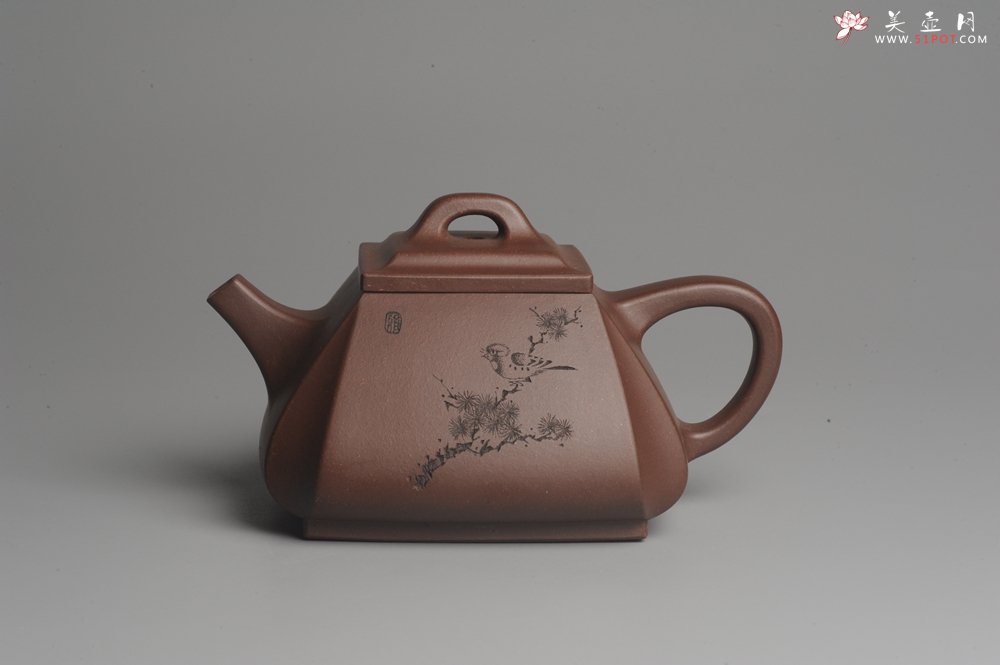 紫砂壶图片：美壶特惠 用心之作 进步之作 细节到位 做工精良 方健老师精心装饰花鸟精工抽角石瓢 只为看得见的朋友 - 宜兴紫砂壶网