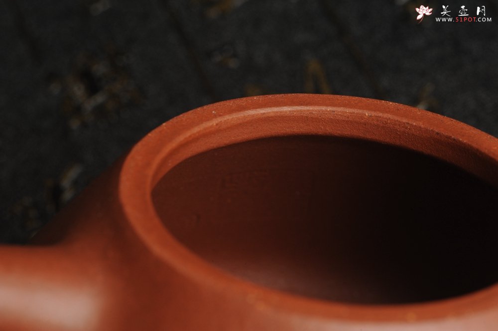 紫砂壶图片：油润底曹青 全手工精品子冶石瓢 骨肉匀挺 清茗堂助工文气装饰菖蒲清供图 文人风骨尽显 - 宜兴紫砂壶网