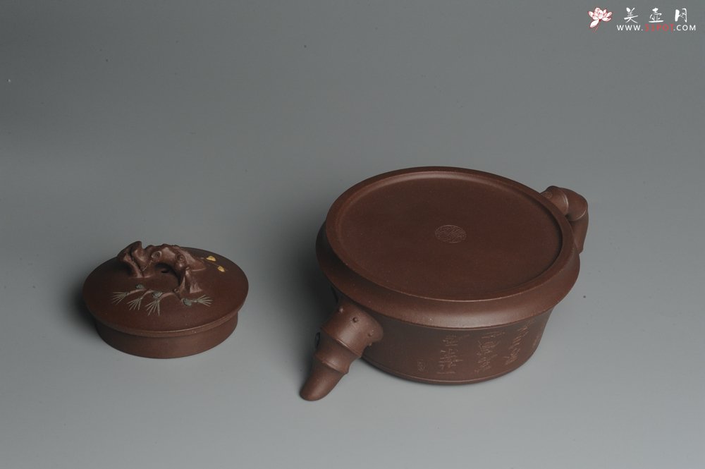 紫砂壶图片：美壶特惠 精工岁寒三友松竹梅 嵌盖难度大 文气雅致 - 宜兴紫砂壶网