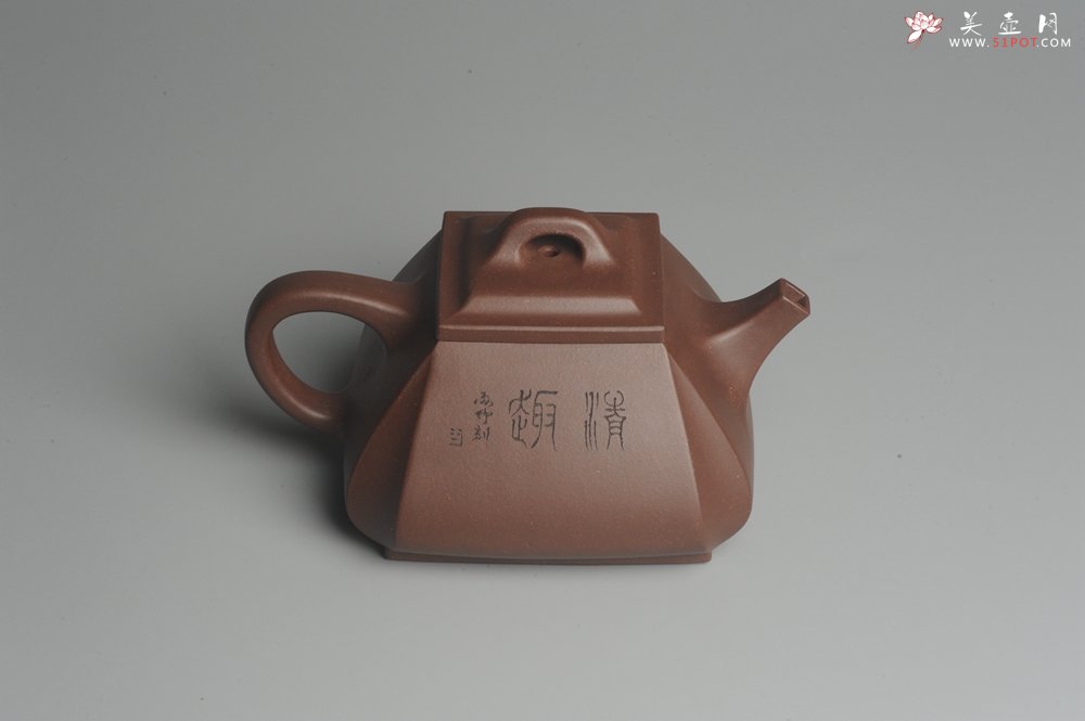 紫砂壶图片：美壶特惠 用心之作 进步之作 细节到位 做工精良 方健老师精心装饰花鸟精工抽角石瓢 只为看得见的朋友 - 宜兴紫砂壶网