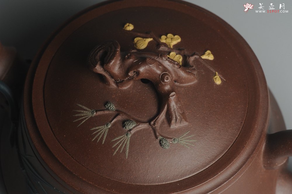 紫砂壶图片：美壶特惠 精工岁寒三友松竹梅 嵌盖难度大 文气雅致 - 宜兴紫砂壶网