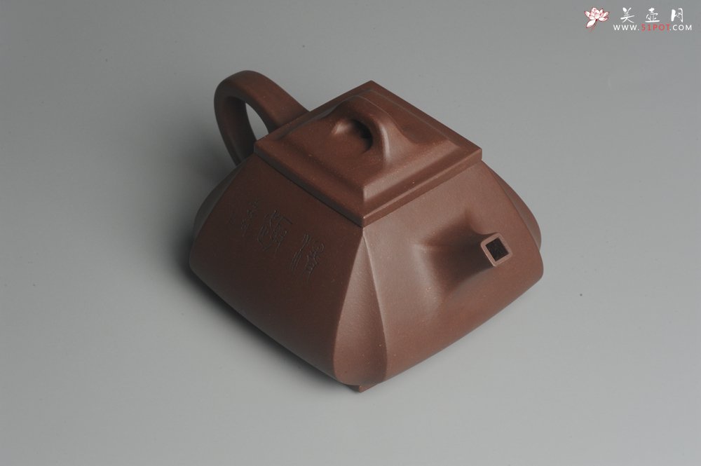 紫砂壶图片：美壶特惠 用心之作 进步之作 细节到位 做工精良 方健老师精心装饰花鸟精工抽角石瓢 只为看得见的朋友 - 宜兴紫砂壶网