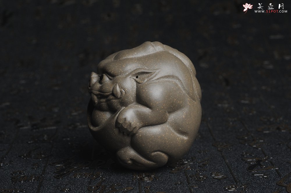 紫砂壶图片：美宠特惠 回馈壶友 精致聚财金蟾茶宠 茶盘尤物高7.5cm宽6.5cm左右 - 宜兴紫砂壶网