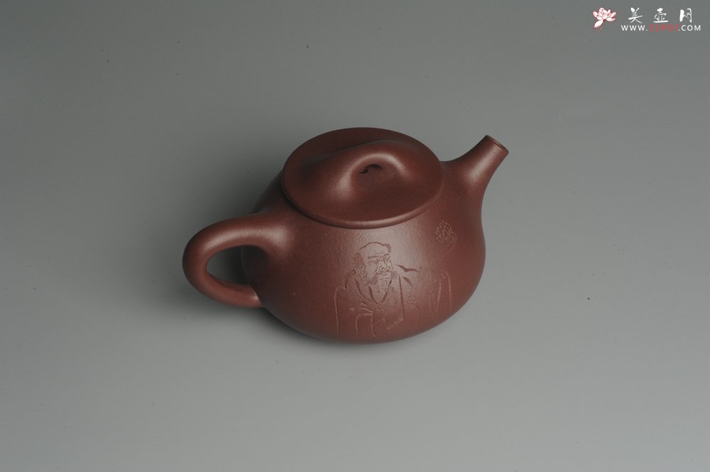 紫砂壶图片：美壶特惠 精致做工经典平盖无为小石瓢 精刻人物 茶人醉爱 - 宜兴紫砂壶网