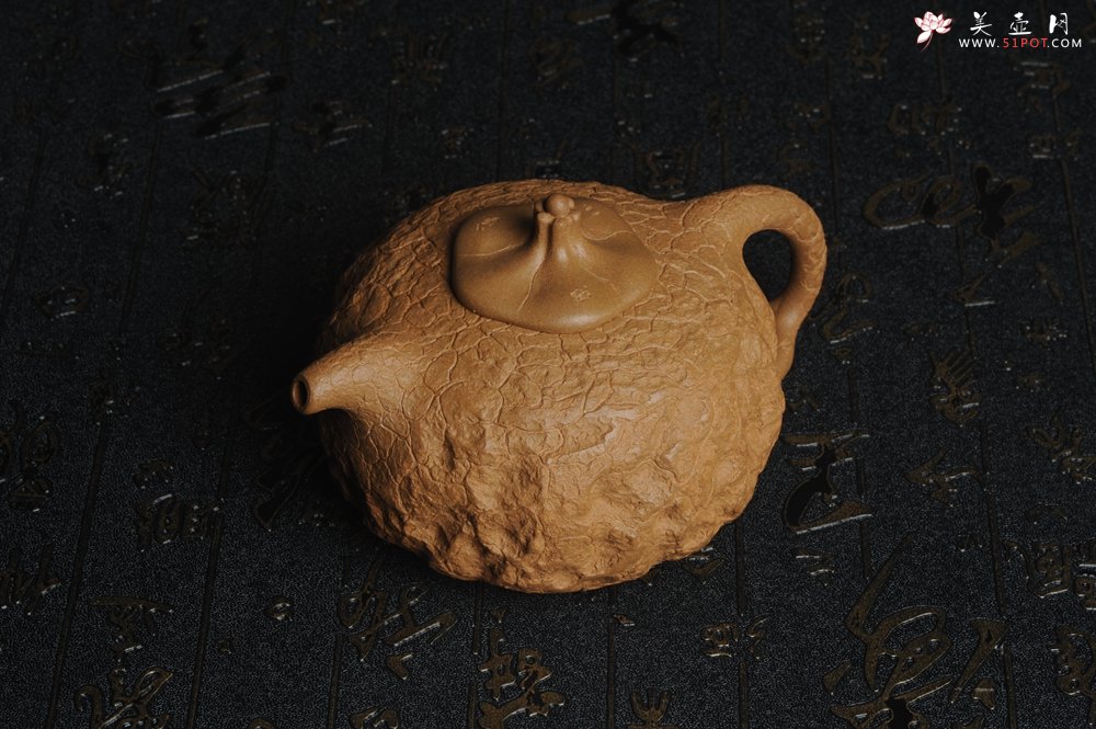 紫砂壶图片：美壶特惠 进步明显优质黄金段全手工供春壶 异型盖 难度大 肌理丰富 - 宜兴紫砂壶网