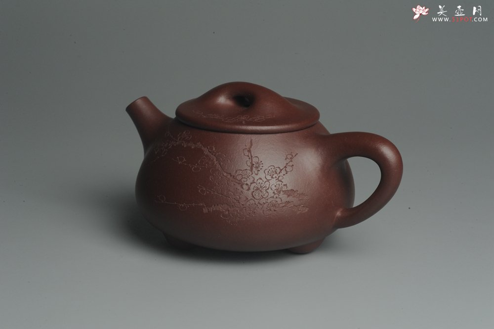 紫砂壶图片：美壶特惠 精致做工经典平盖小石瓢 精刻梅花 暗香浮动 灰常雅致 - 宜兴紫砂壶网