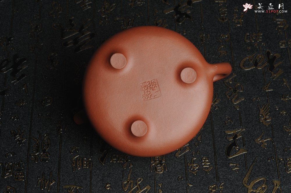 紫砂壶图片：油润底曹青 全手工精品子冶石瓢 骨肉匀挺 文气装饰兰草图 长剑不借时人看 - 宜兴紫砂壶网