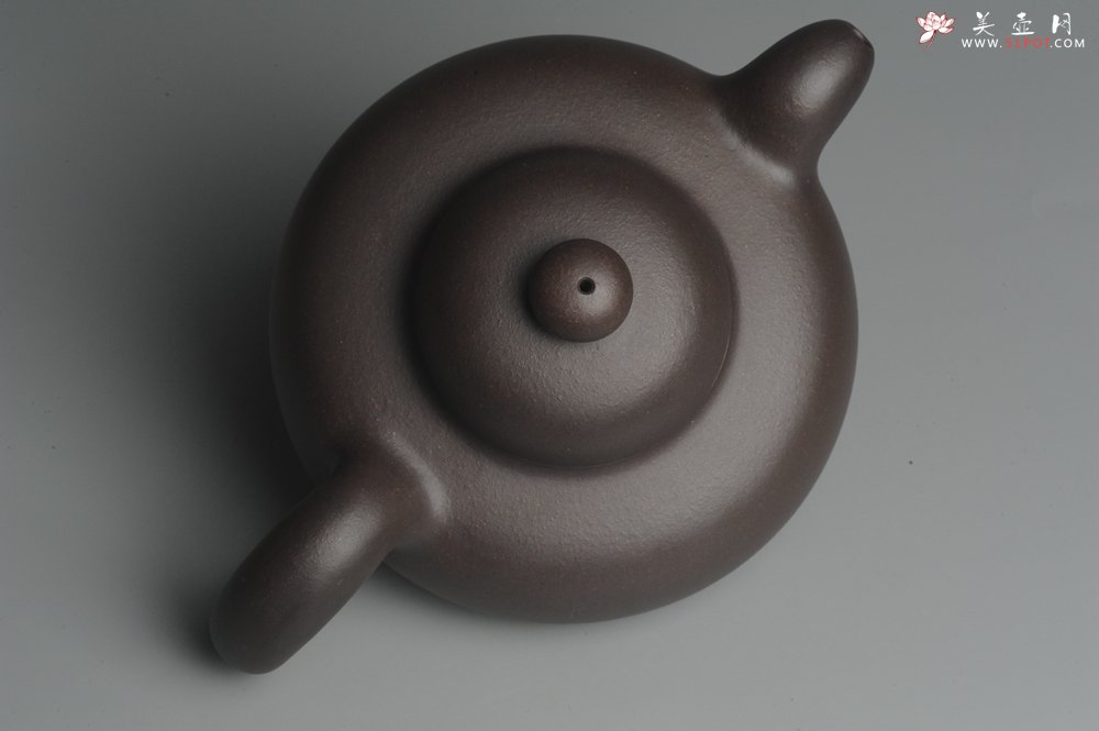 紫砂壶图片：美壶特惠 精致老紫泥道洪圣珠 稳重大气 - 宜兴紫砂壶网