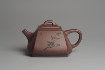 紫砂壶图片：美壶特惠 用心之作 进步之作 细节到位 做工精良 方健老师精心装饰花鸟精工抽角石瓢 只为看得见的朋友 - 宜兴紫砂壶网