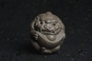 紫砂壶图片：美宠特惠 回馈壶友 精致聚财金蟾茶宠 茶盘尤物高7.5cm宽6.5cm左右 - 宜兴紫砂壶网