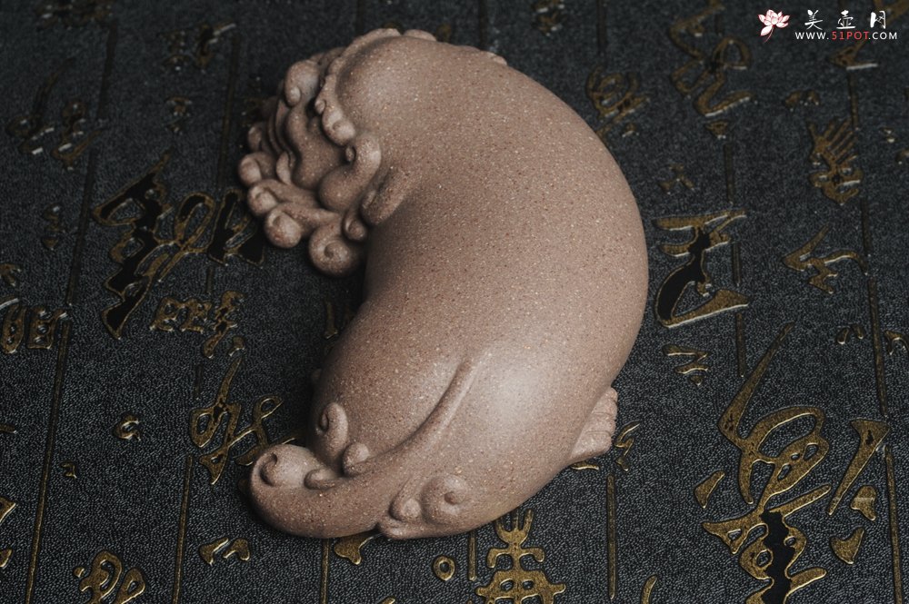 紫砂壶图片：美宠特惠 精工五彩段泥貔貅 神兽 瑞兽 镇纸茶宠 灰常好 长13cm宽5.5cm高3cm - 宜兴紫砂壶网