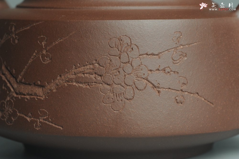 紫砂壶图片：美壶特惠 一厂拼紫泥 精致凤鸣壶 雅刻梅花 暗香浮动 造型别致 - 宜兴紫砂壶网