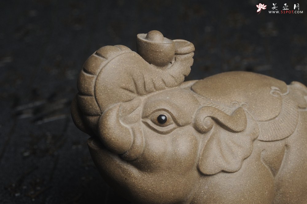 紫砂壶图片：美宠特惠 回馈壶友 精工太平有象茶宠 长11cm宽6cm高7cm - 宜兴紫砂壶网