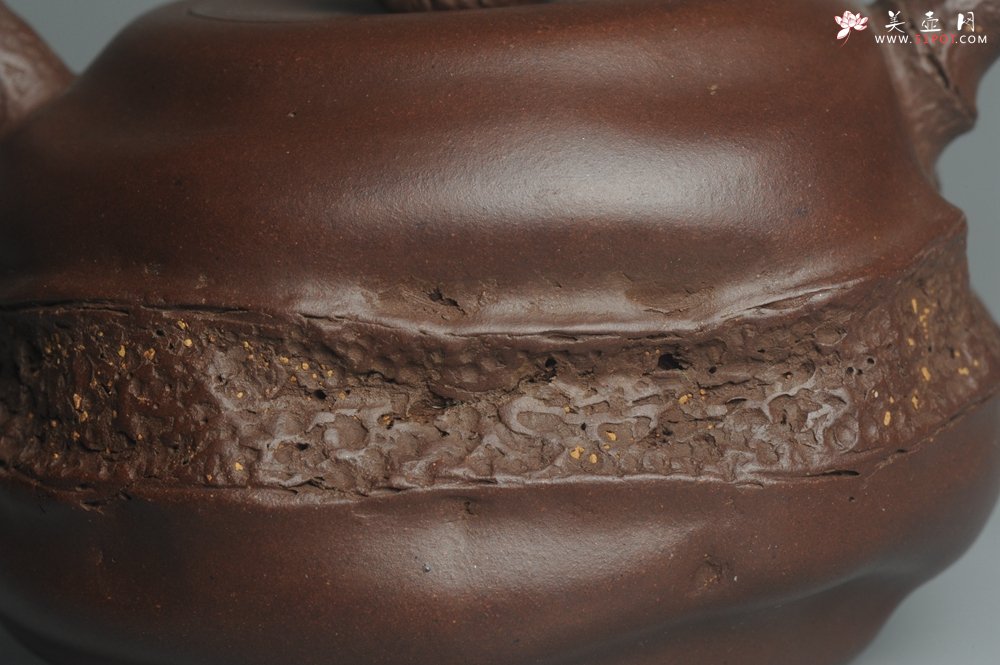 紫砂壶图片：潘丹初全手新作 道法自然 妙趣横生 原创溪竹 - 宜兴紫砂壶网