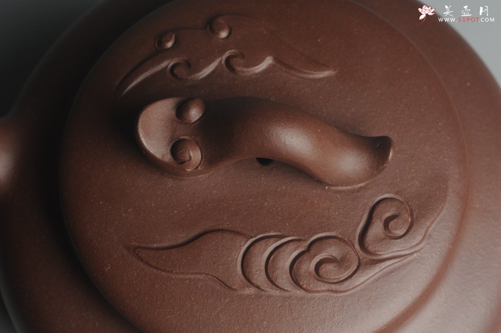 紫砂壶图片：美壶特惠 一厂拼紫泥 精致云意壶 头顶祥云 好兆头 - 宜兴紫砂壶网