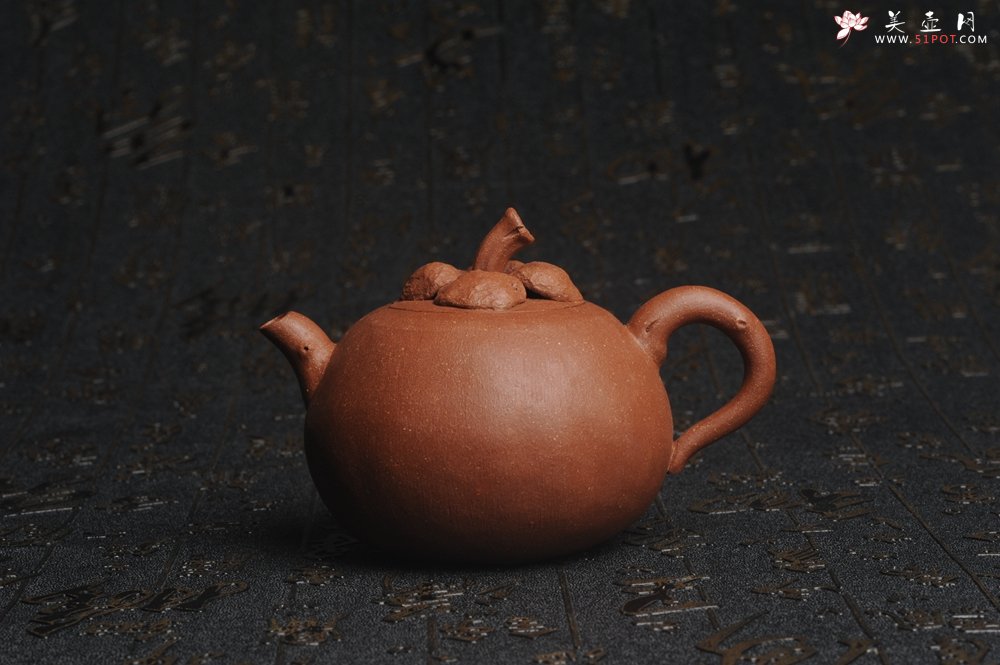 紫砂壶图片：美壶特惠 精致卡盖全手工油润降坡泥仿生小花货 山竹 - 宜兴紫砂壶网