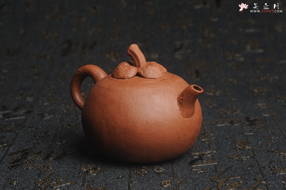 紫砂壶图片：美壶特惠 精致卡盖全手工油润降坡泥仿生小花货 山竹 - 宜兴紫砂壶网