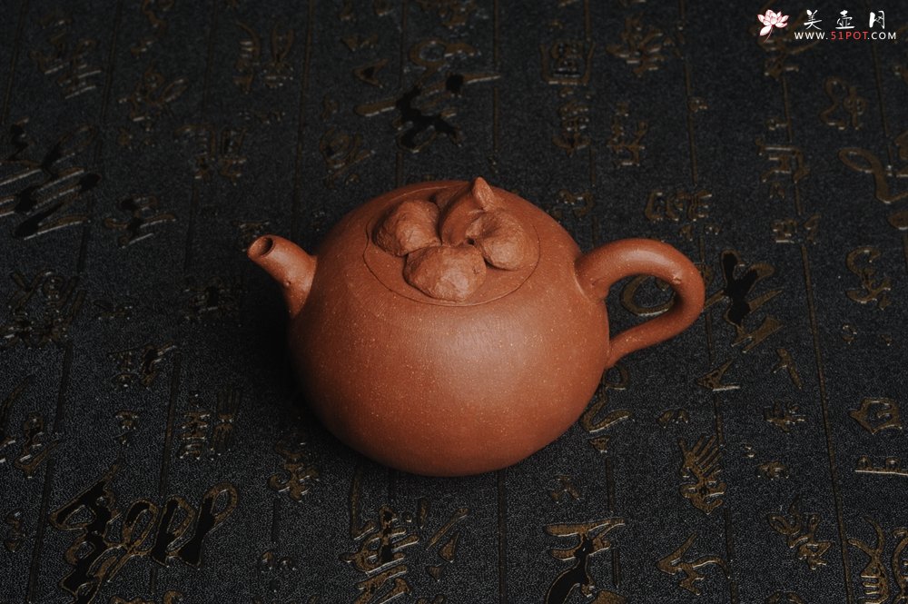 紫砂壶图片：美壶特惠 精致卡盖全手工油润降坡泥仿生小花货 山竹 - 宜兴紫砂壶网