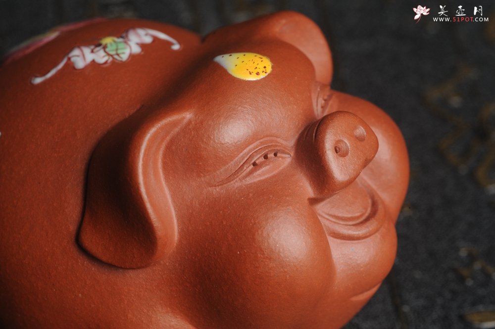 紫砂壶图片：美宠特惠 精工点彩仙桃 圣桃 福气猪茶宠长7cm宽6cm高5cm - 宜兴紫砂壶网