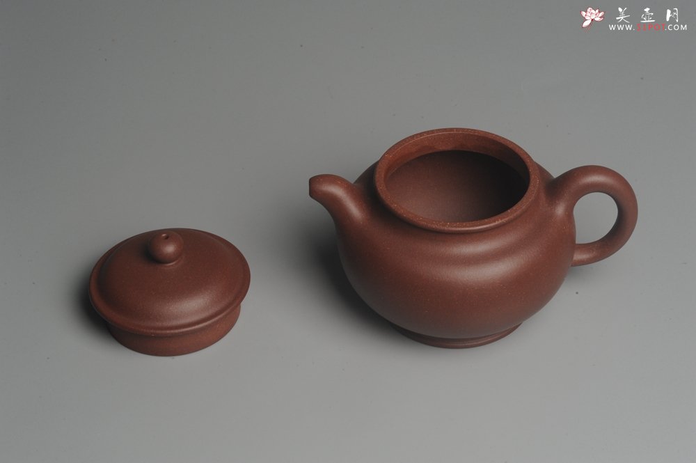 紫砂壶图片：美壶特惠 优质底曹青精致做工小掇只 茶人醉爱 - 宜兴紫砂壶网