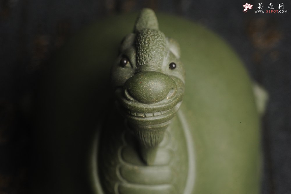 紫砂壶图片：美宠特惠 油润绿泥龟寿星 仁者寿茶宠 精工长9cm宽7.5cm高9cm - 宜兴紫砂壶网