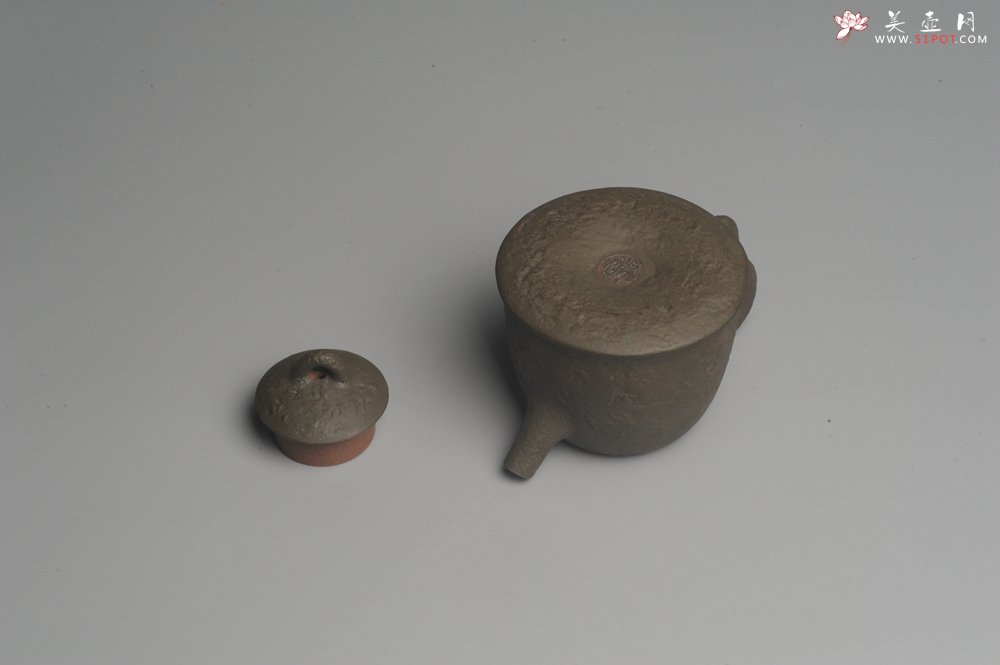 紫砂壶图片：美壶特惠 学苑派 仿龙文风格 青铜器质感 薄胎高秦权 - 宜兴紫砂壶网