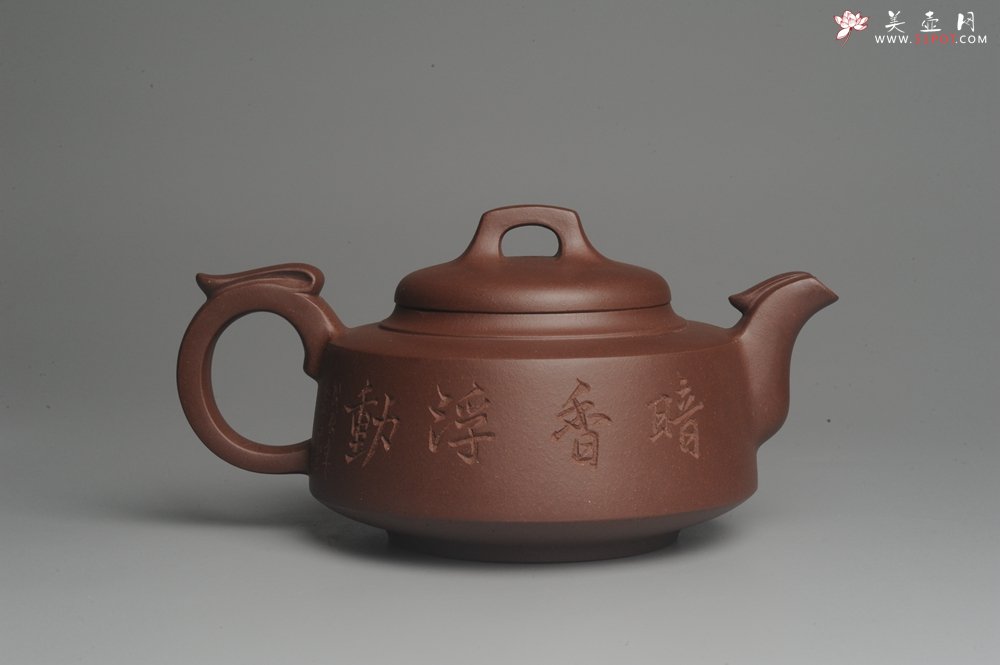 紫砂壶图片：美壶特惠 一厂拼紫泥 精致凤鸣壶 雅刻梅花 暗香浮动 造型别致 - 宜兴紫砂壶网