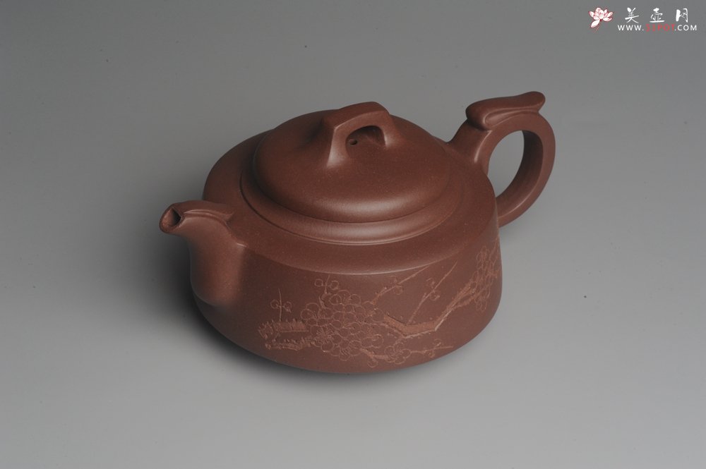 紫砂壶图片：美壶特惠 一厂拼紫泥 精致凤鸣壶 雅刻梅花 暗香浮动 造型别致 - 宜兴紫砂壶网