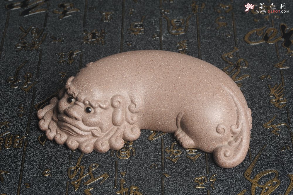 紫砂壶图片：美宠特惠 精工五彩段泥貔貅 神兽 瑞兽 镇纸茶宠 灰常好 长13cm宽5.5cm高3cm - 宜兴紫砂壶网