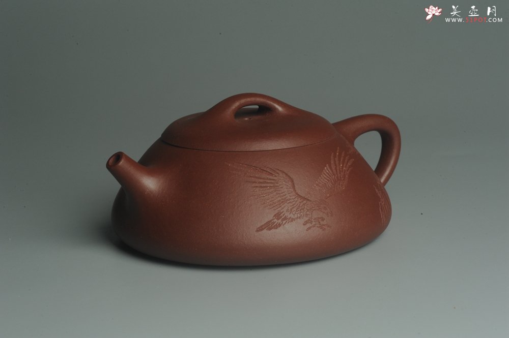 紫砂壶图片：美壶特惠 原矿红拼泥精致做工纳瓢 石瓢 大展鸿图 养后特油润 茶人醉爱 - 宜兴紫砂壶网