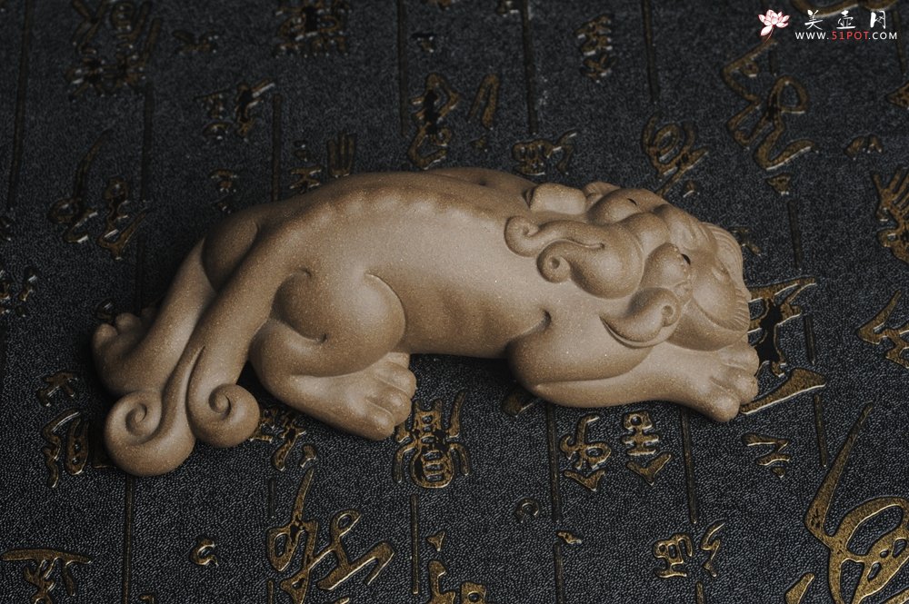 紫砂壶图片：美宠特惠 精工老段泥神兽 瑞兽茶宠 长13cm宽6cm高4cm - 宜兴紫砂壶网