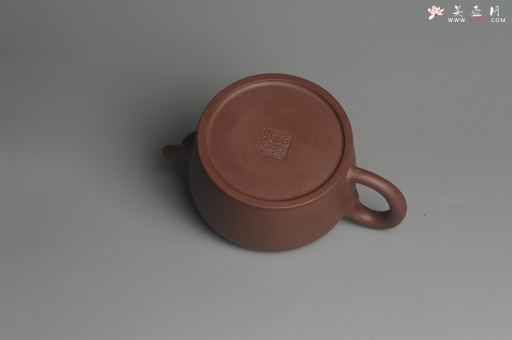 紫砂壶图片：美壶特惠 一厂拼紫泥 精致云意壶 头顶祥云 好兆头 - 宜兴紫砂壶网